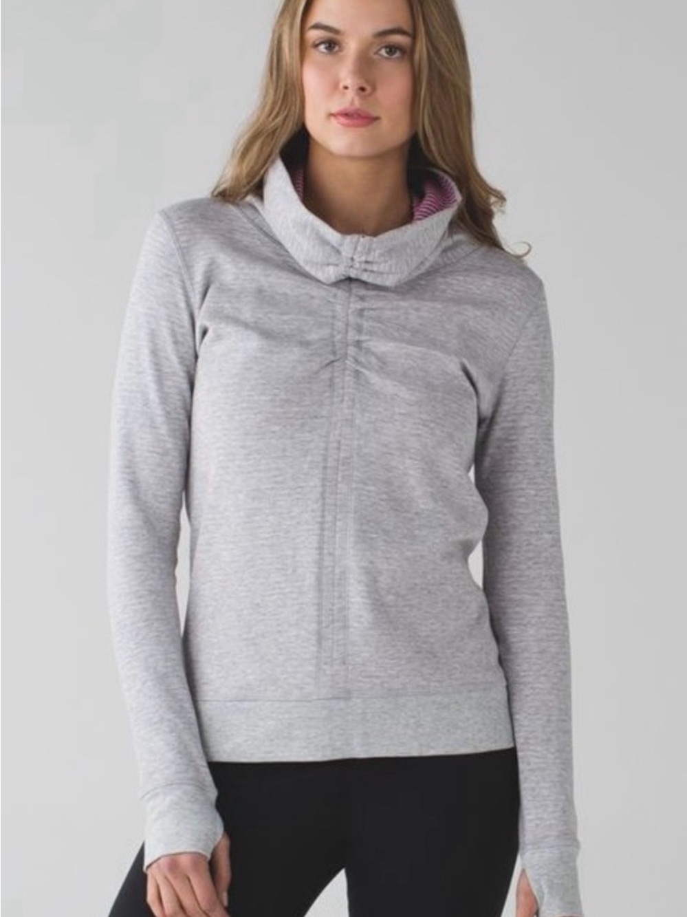 Lululemon in a cinch sweater size 6
